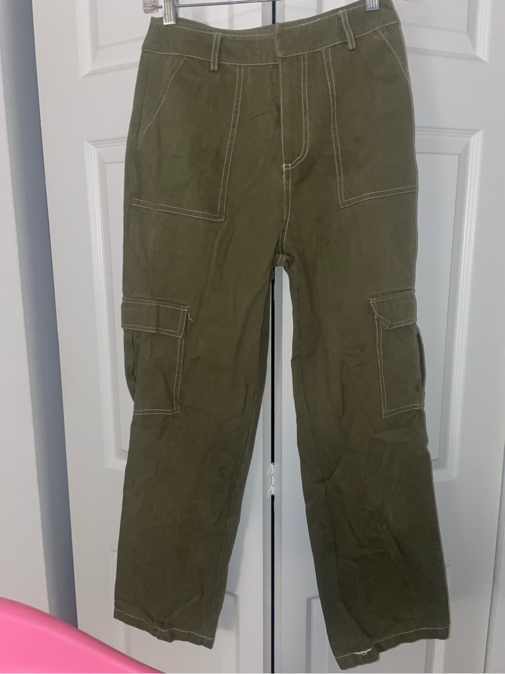 Green cargo jean pants